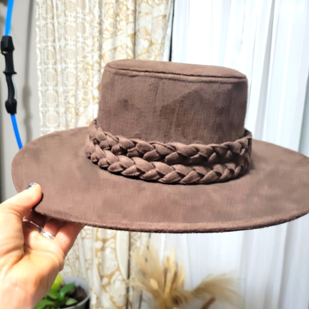 NEW SUPER CUTE Flat Round Brimmed hat with Braided band